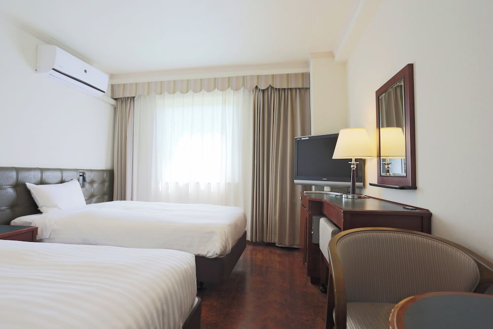 ラージツイン 禁煙 客室2 | ホテルキャッスルイン鈴鹿中央