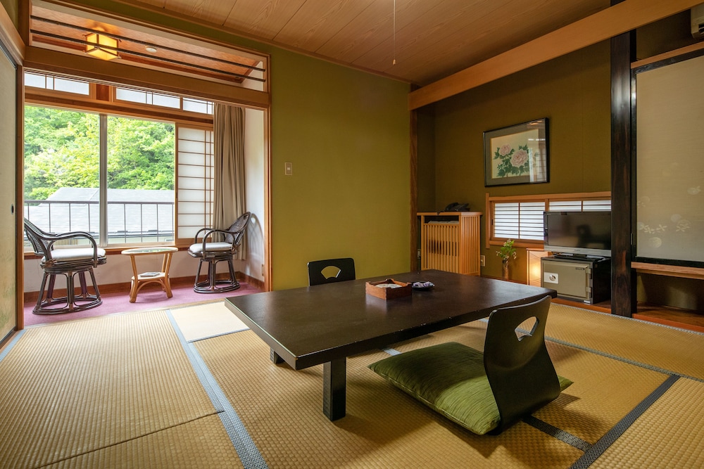 客室1 | 四万温泉 寿屋旅館 客室1 | 四万温泉 寿屋旅館