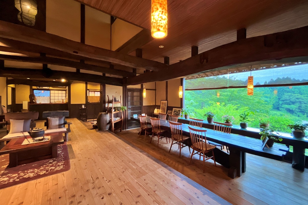 ロビーラウンジ1 | 阿吽山房