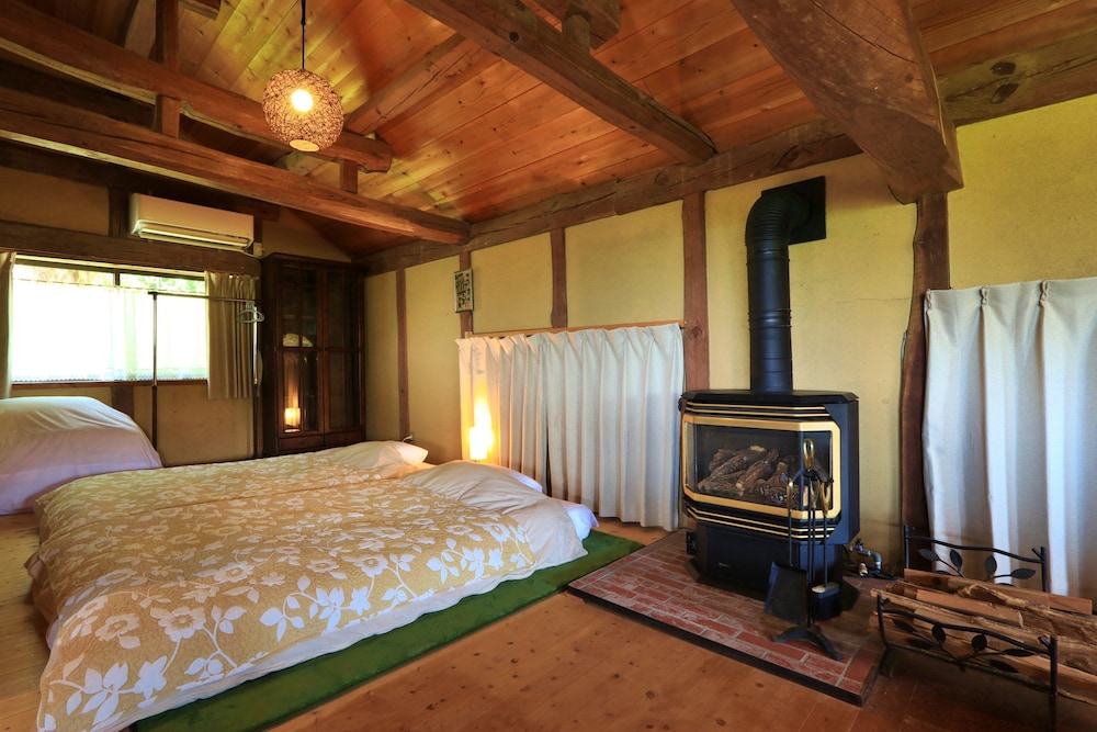 離れ トイレ・シャワールーム付 客室3 | 阿吽山房