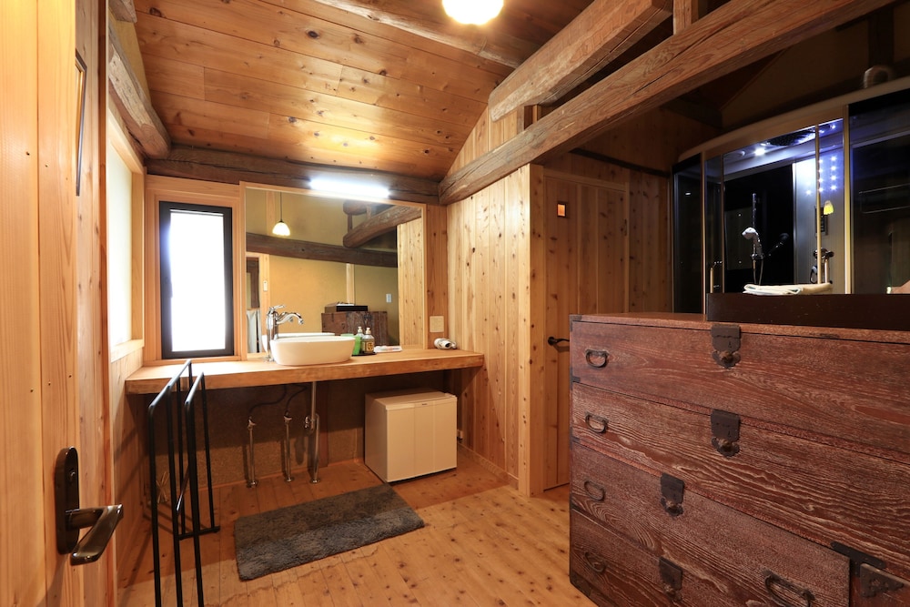 離れ トイレ・シャワールーム付 客室の設備とサービス4 | 阿吽山房