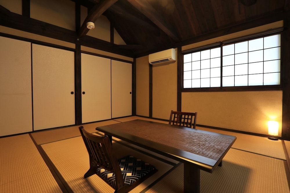 和室10畳 トイレ付 客室4 | 阿吽山房