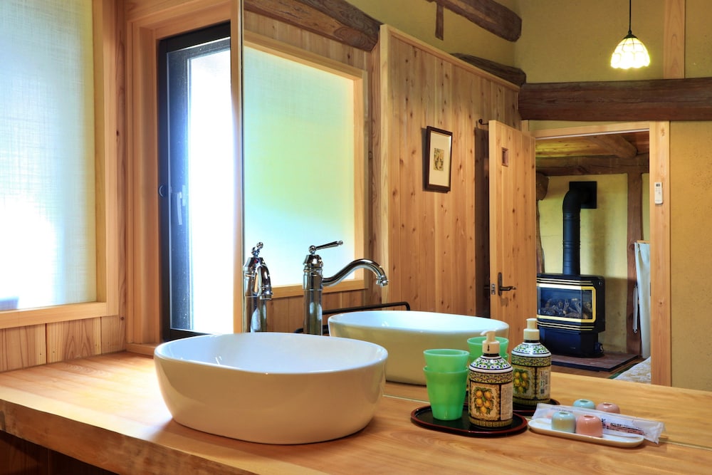 離れ トイレ・シャワールーム付 客室の設備とサービス2 | 阿吽山房