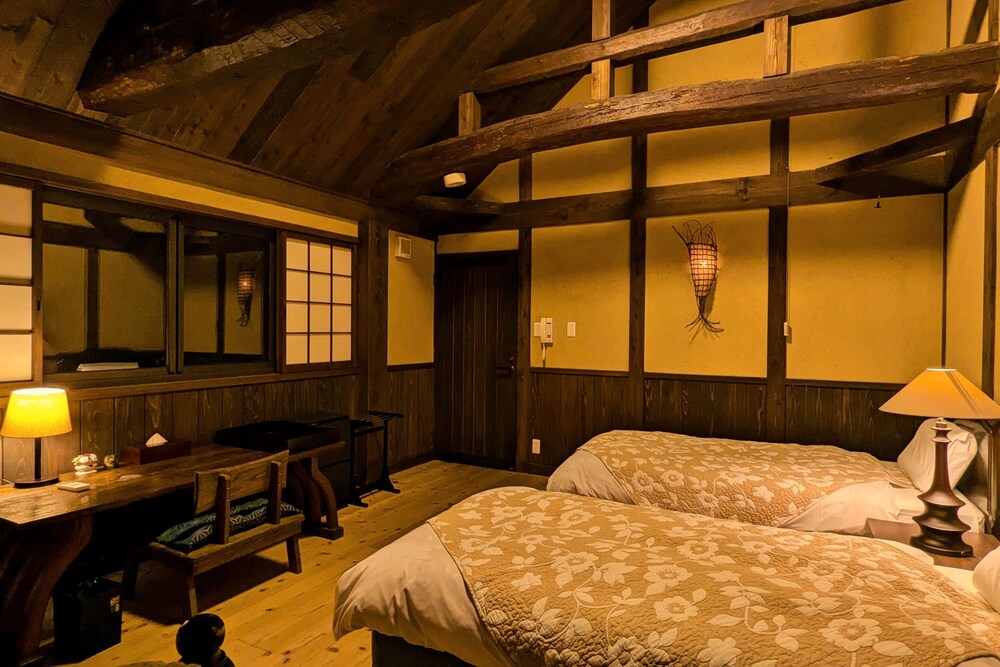 ツインルーム ソファベッド＆トイレ付 客室6 | 阿吽山房