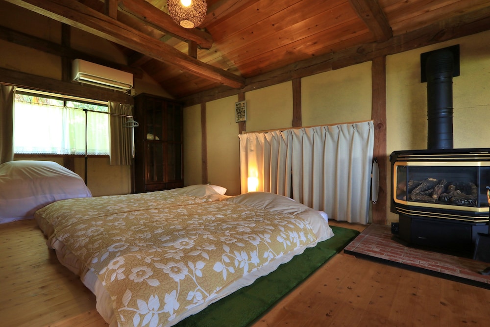 離れ トイレ・シャワールーム付 客室4 | 阿吽山房