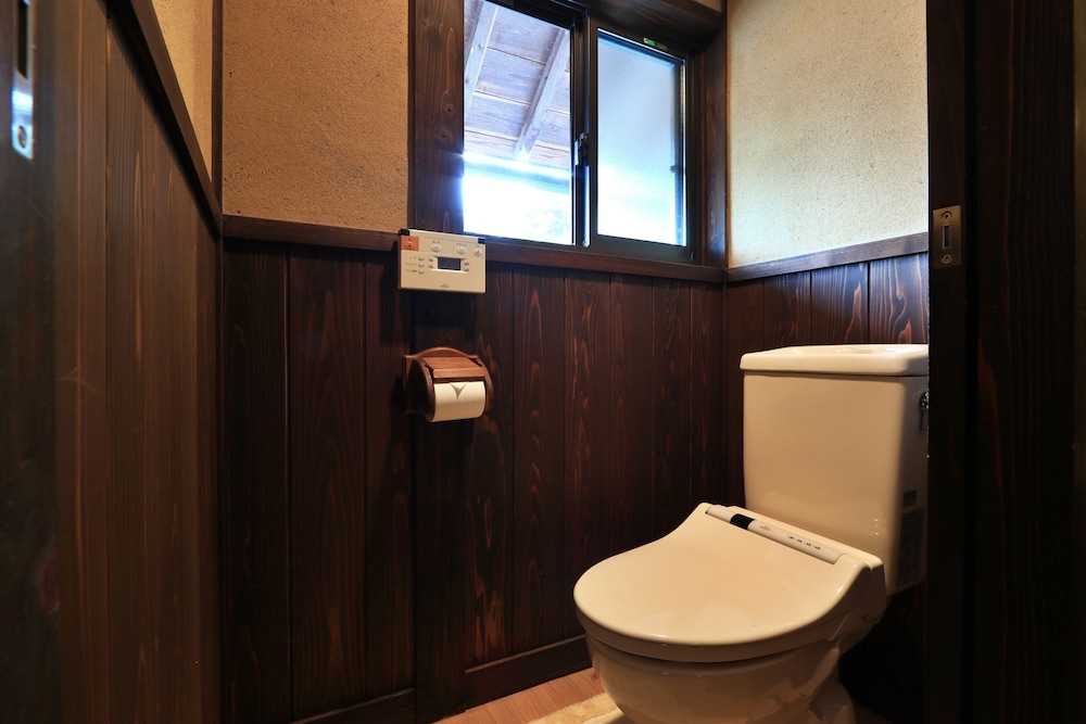 和室8畳 トイレ付 客室の設備とサービス0 | 阿吽山房