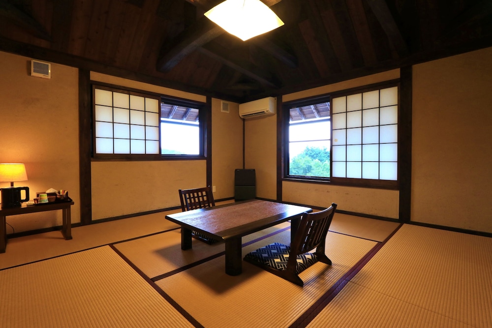 和室8畳 トイレ付 客室1 | 阿吽山房