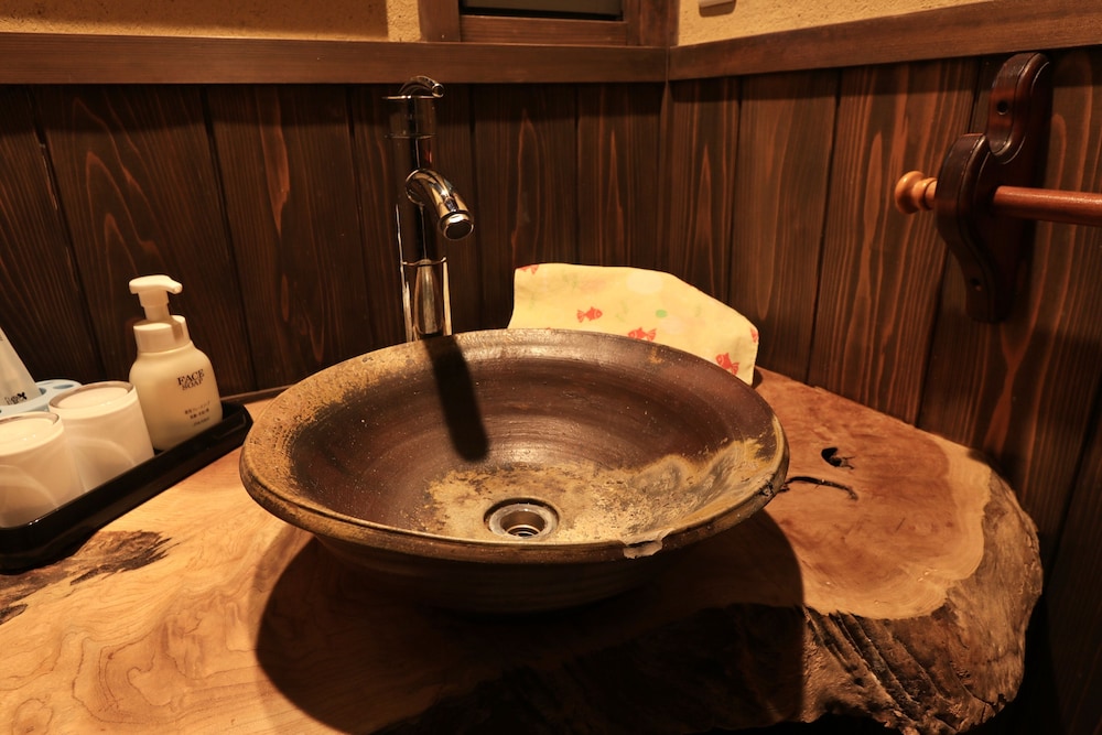 ツインルーム ソファベッド＆トイレ付 客室の設備とサービス2 | 阿吽山房