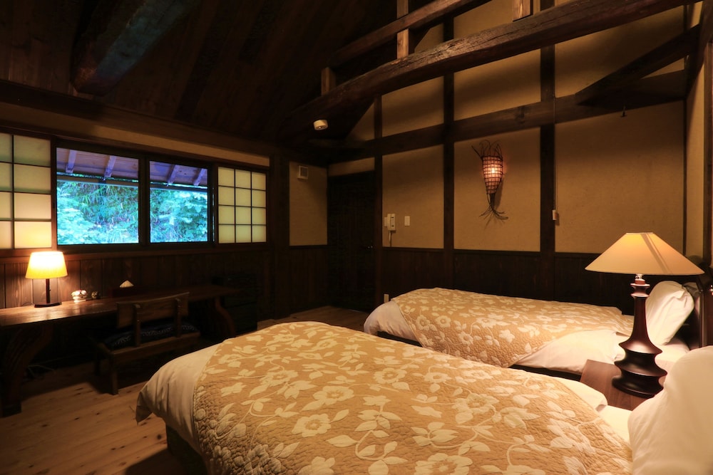 ツインルーム ソファベッド＆トイレ付 客室7 | 阿吽山房