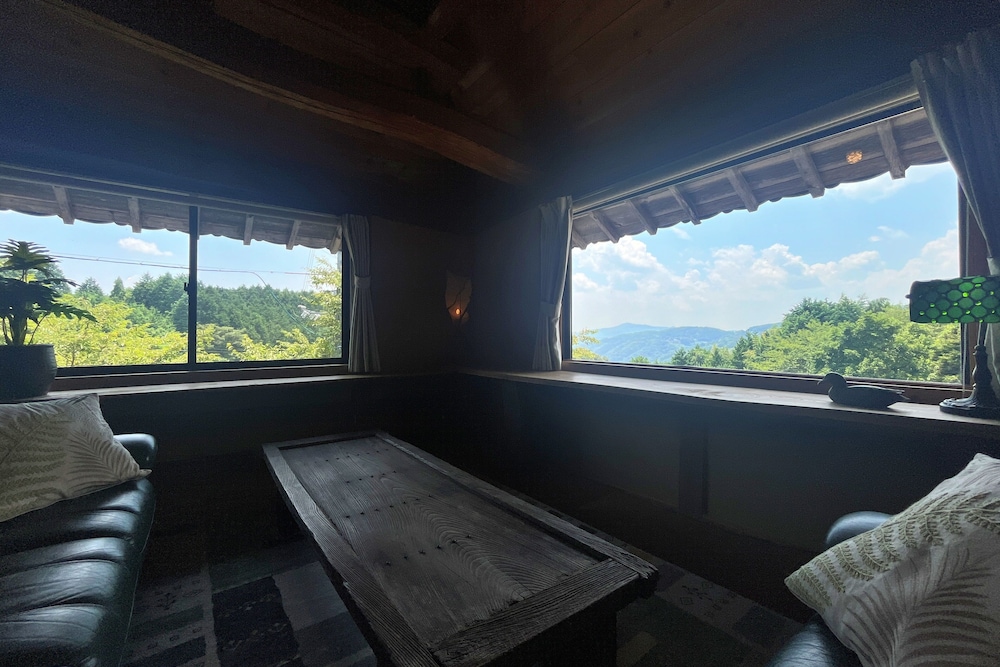 離れ トイレ・シャワールーム付 客室1 | 阿吽山房