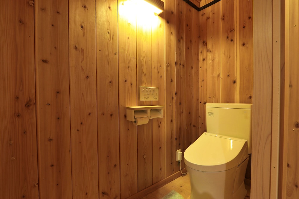 離れ トイレ・シャワールーム付 客室の設備とサービス1 | 阿吽山房