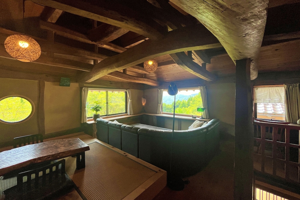 離れ トイレ・シャワールーム付 客室6 | 阿吽山房