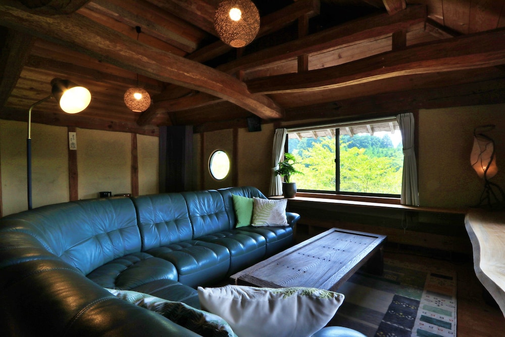 離れ トイレ・シャワールーム付 客室7 | 阿吽山房