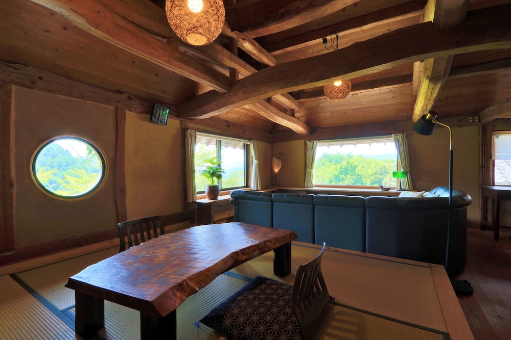 離れ トイレ・シャワールーム付 客室8 | 阿吽山房