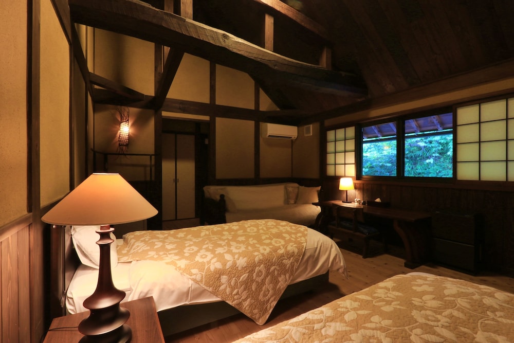 ツインルーム ソファベッド＆トイレ付 客室3 | 阿吽山房