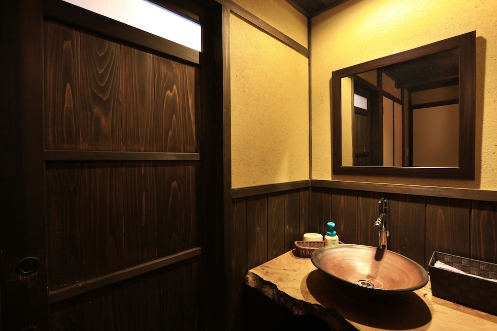 和室8畳 トイレ付 客室の設備とサービス2 | 阿吽山房