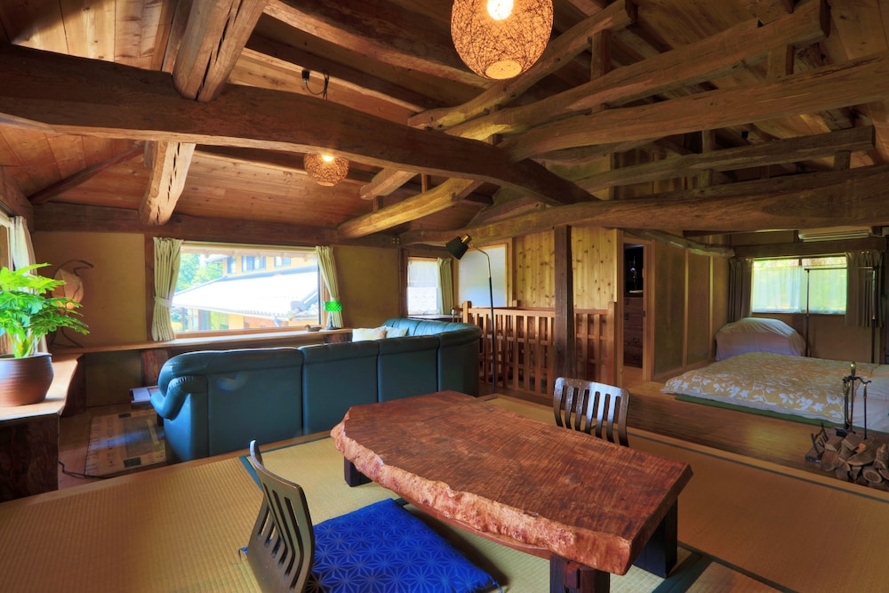 離れ トイレ・シャワールーム付 客室5 | 阿吽山房