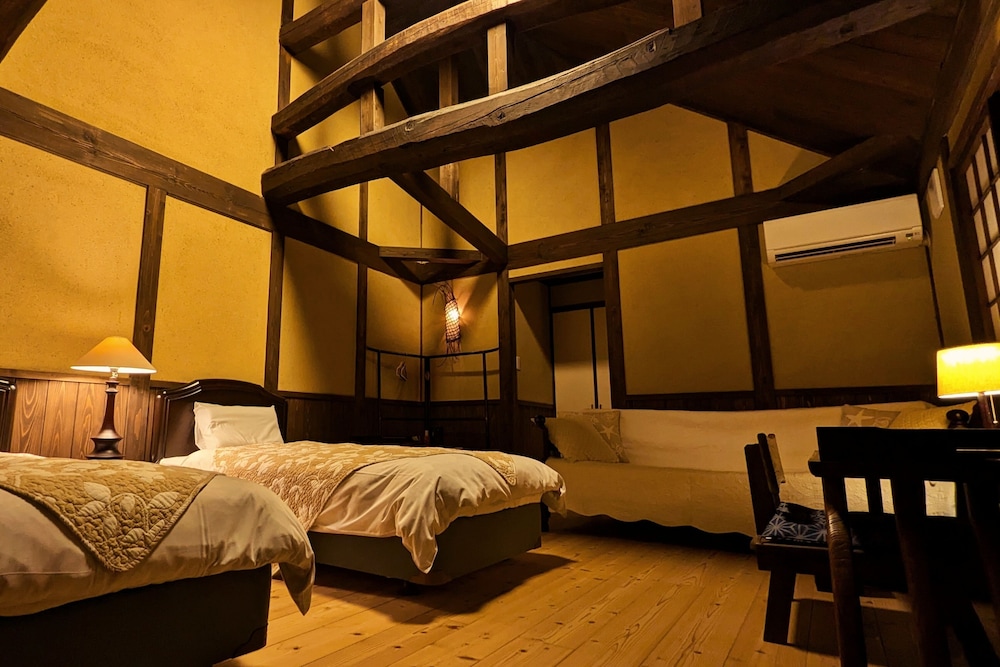 ツインルーム ソファベッド＆トイレ付 客室4 | 阿吽山房