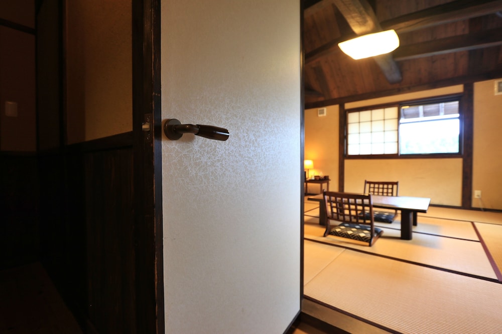 和室8畳 トイレ付 客室2 | 阿吽山房