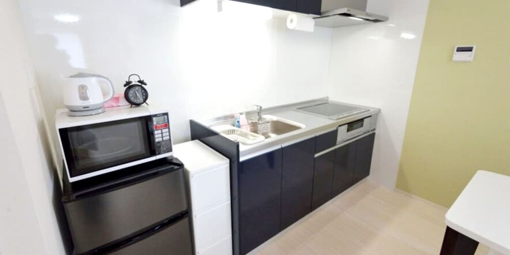 ファミリールーム303 専用キッチン1 | ゲストハウス岐阜羽島心音