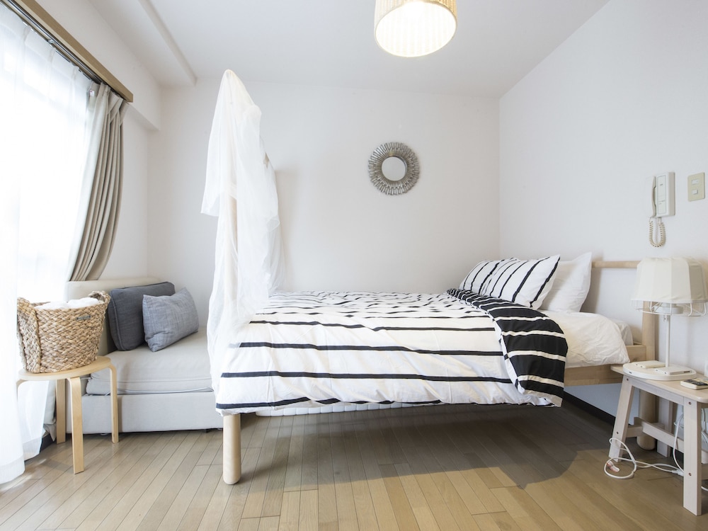 客室1 | nid NAMBA at Adel Heim