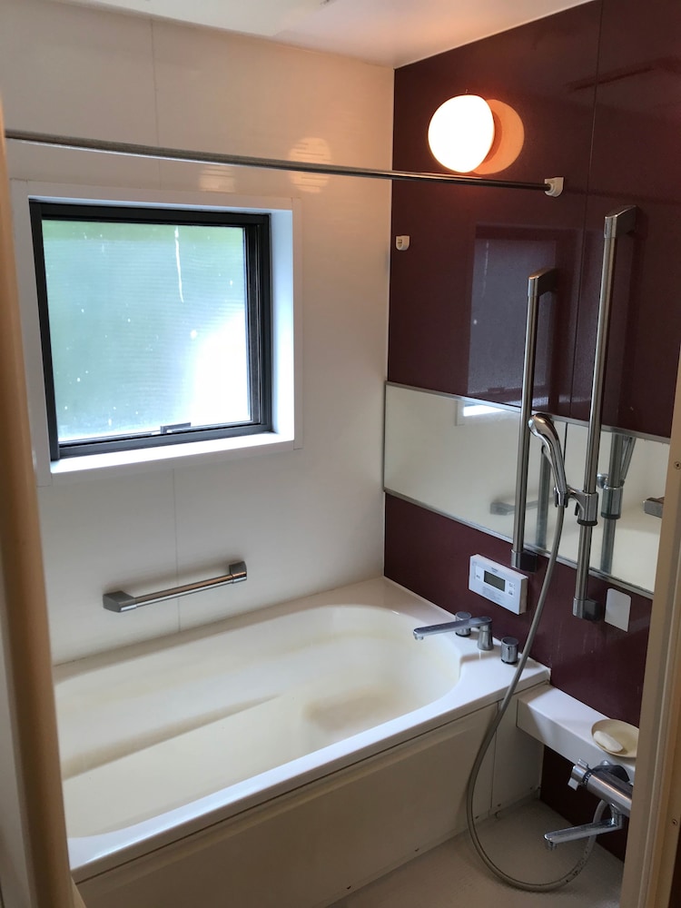 コンドミニアム 深めの浴槽0 | シャンティ バンガロー