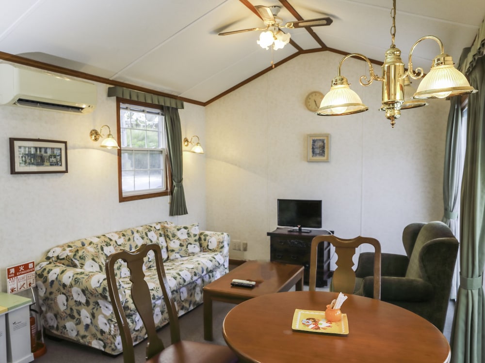 スタンダード コテージ 1 ベッドルーム 禁煙 客室内のダイニングエリア0 | コテージ スターハウス今帰仁