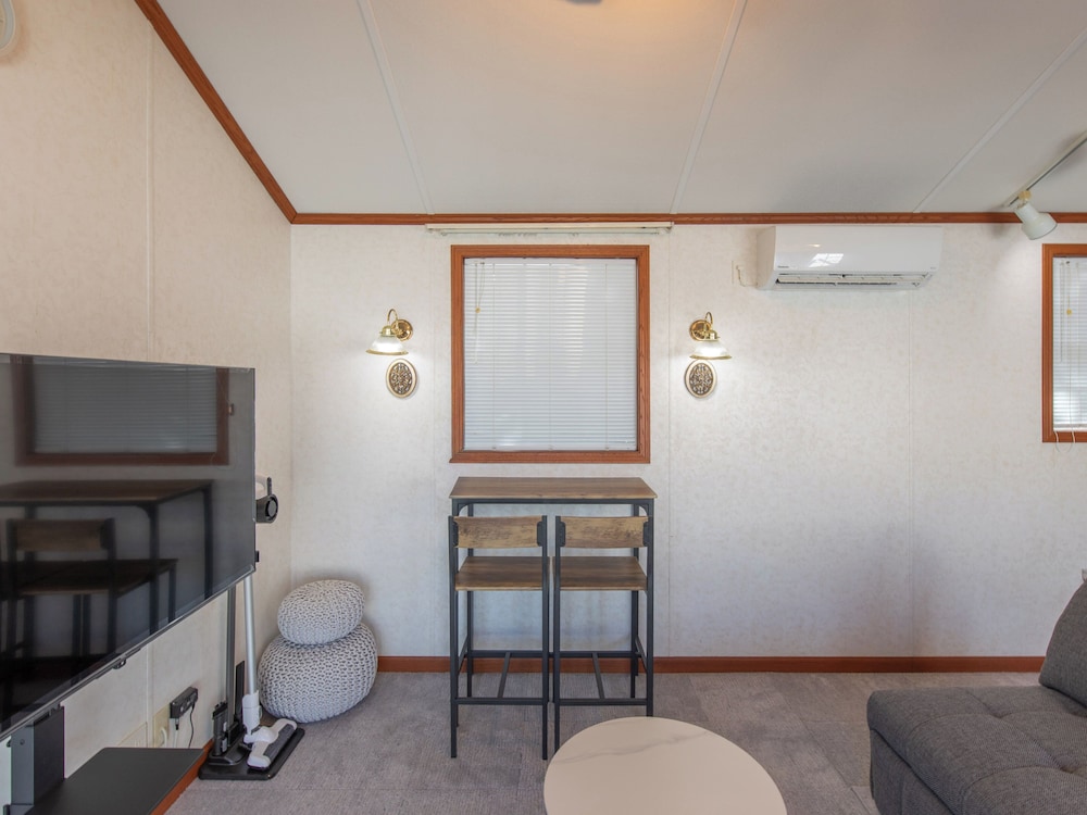 スーペリア コテージ リビング エリア7 | コテージ スターハウス今帰仁