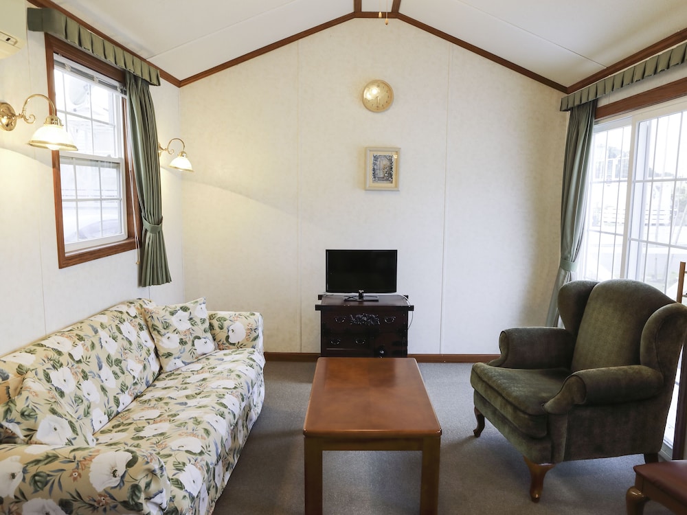 スタンダード コテージ 1 ベッドルーム 禁煙 リビング エリア2 | コテージ スターハウス今帰仁