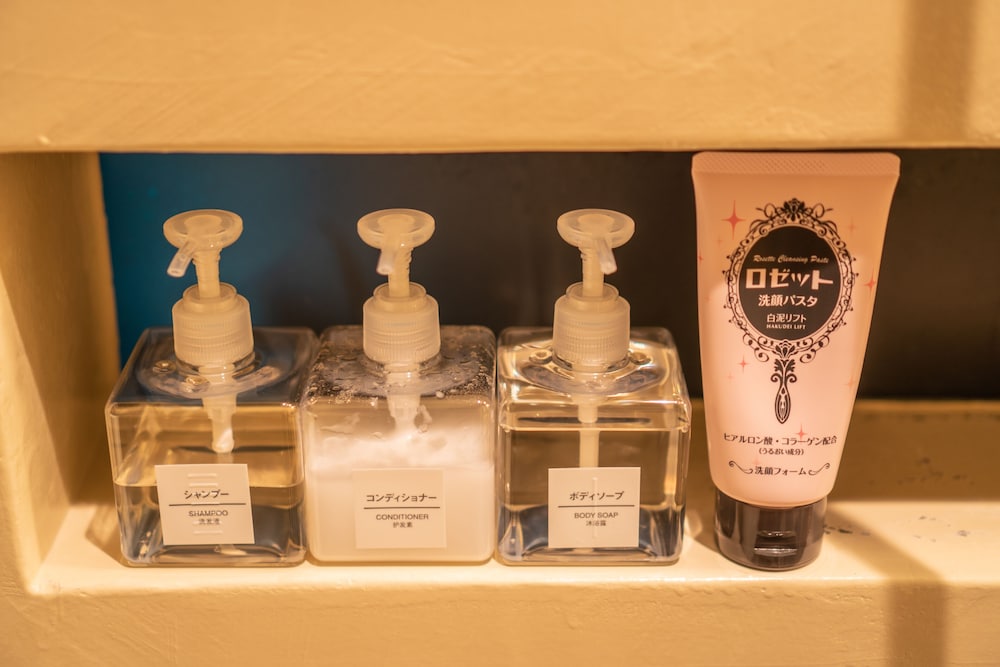 ダブルルーム クイーンベッド 1 台 バルコニー オーシャンビュー バスルームの設備5 | Kouriisland hotel cava