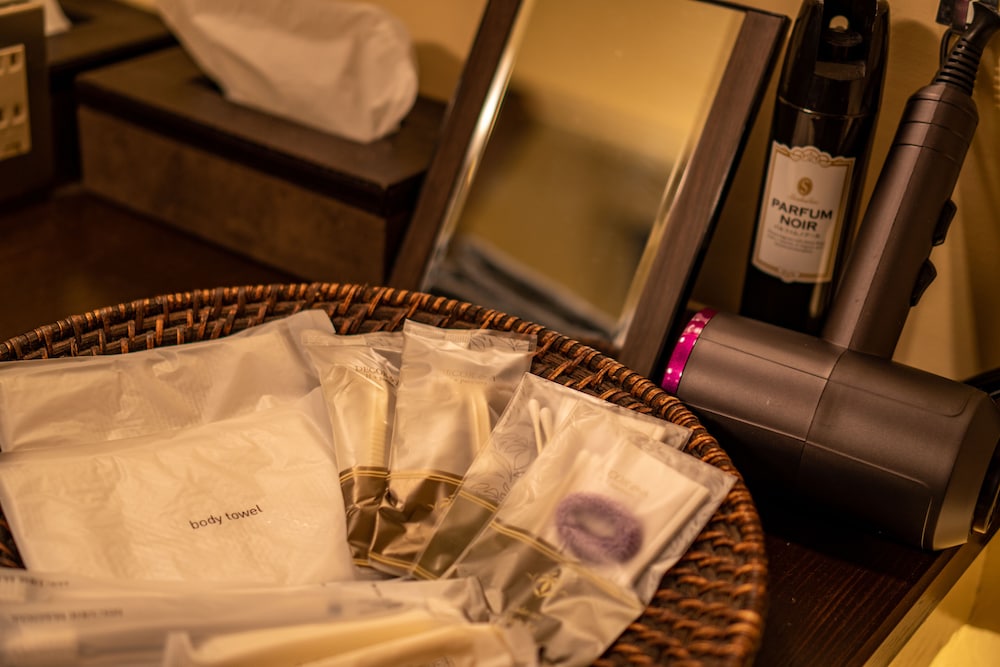 ダブルルーム クイーンベッド 1 台 バルコニー オーシャンビュー バスルームの設備2 | Kouriisland hotel cava