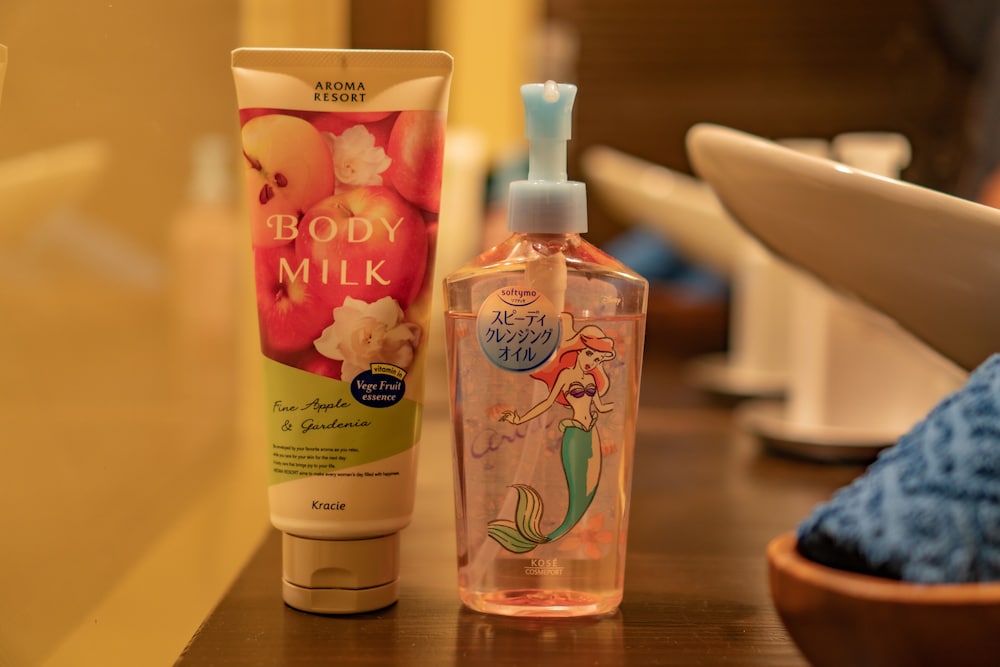 ダブルルーム クイーンベッド 1 台 バルコニー オーシャンビュー バスルームの設備4 | Kouriisland hotel cava