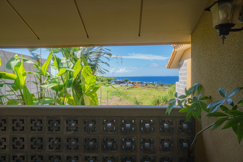 ツインルーム シングルベッド 2 台 バルコニー オーシャンビュー バルコニー0 | Kouriisland hotel cava