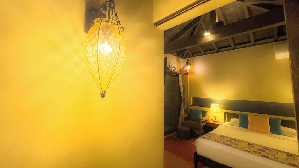 ダブルルーム クイーンベッド 1 台 バルコニー オーシャンビュー 客室4 | Kouriisland hotel cava