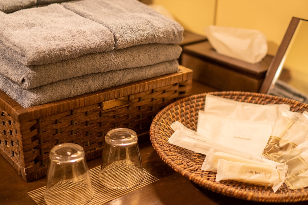 ダブルルーム クイーンベッド 1 台 バルコニー オーシャンビュー バスルームの設備1 | Kouriisland hotel cava