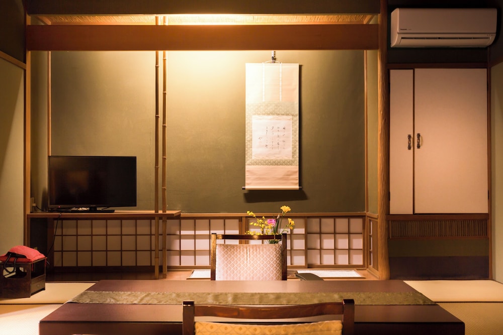 スタンダード ルーム 禁煙 客室8 | 茶六別館