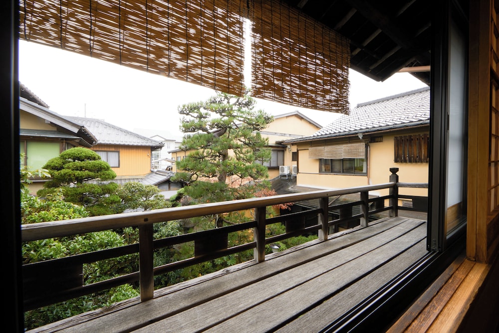 スーペリア ルーム海側 禁煙 客室4 | 茶六別館