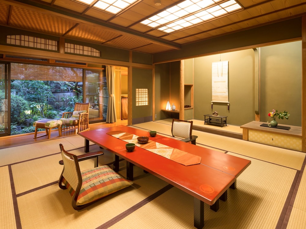 スーペリア ルーム海側 禁煙 | 茶六別館