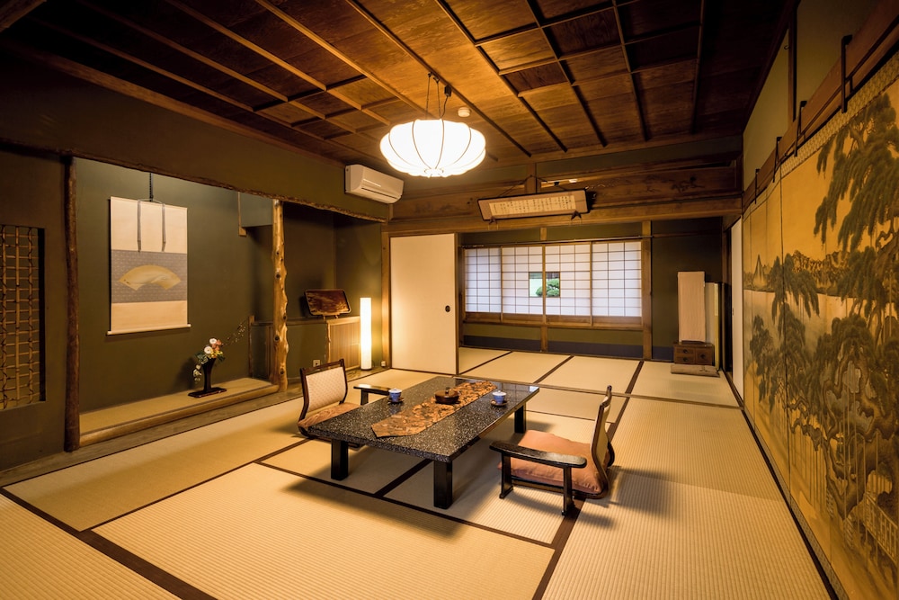 スーペリア ルーム海側 禁煙 客室14 | 茶六別館