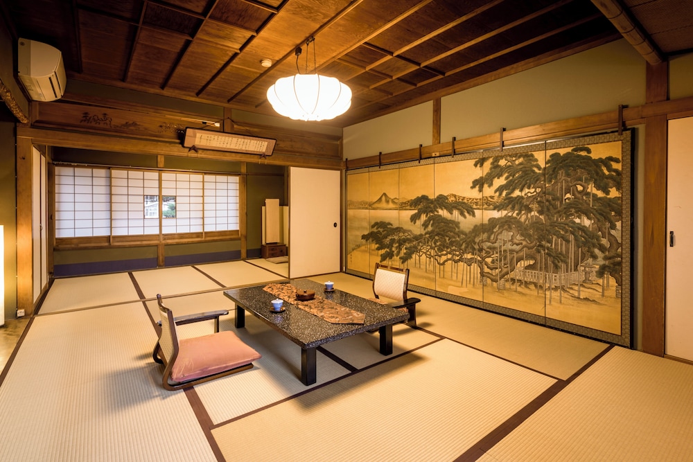 スーペリア ルーム海側 禁煙 客室13 | 茶六別館