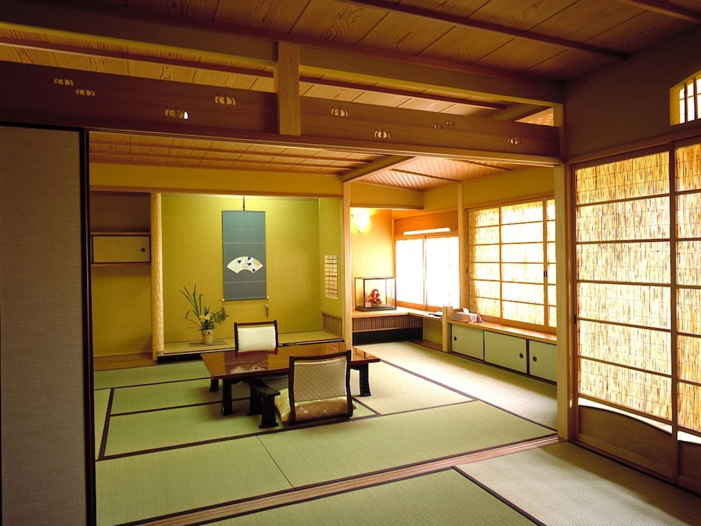 スーペリア ルーム海側 禁煙 | 茶六別館