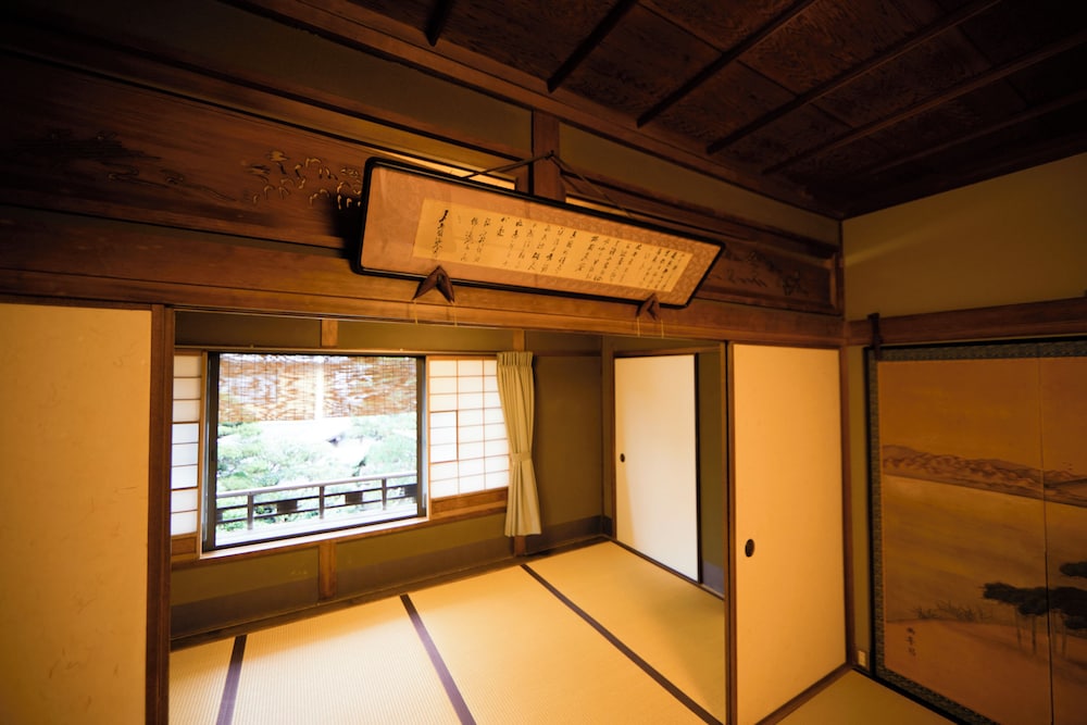 スーペリア ルーム海側 禁煙 客室8 | 茶六別館