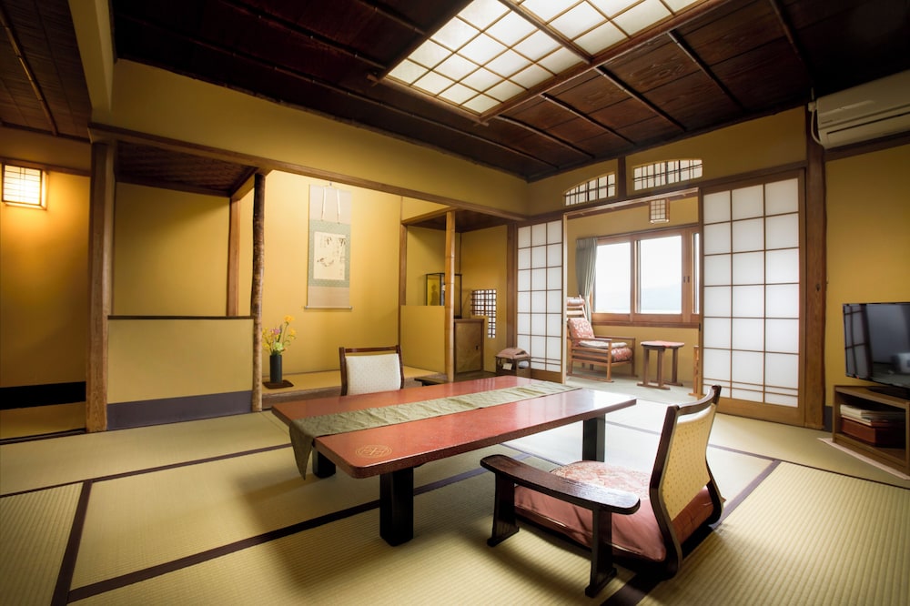 スタンダード ルーム 禁煙 客室2 | 茶六別館