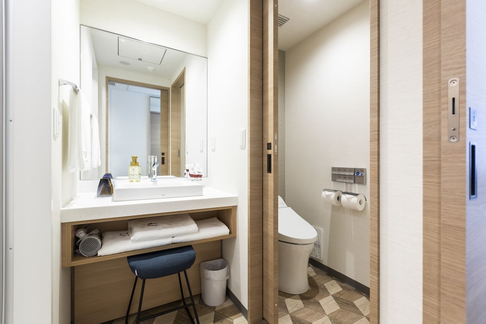 トリプルルーム バスルームのシンク0 | JR西日本グループ ヴィアインプライム日本橋人形町