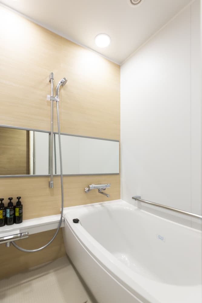 トリプルルーム バスルーム1 | JR西日本グループ ヴィアインプライム日本橋人形町