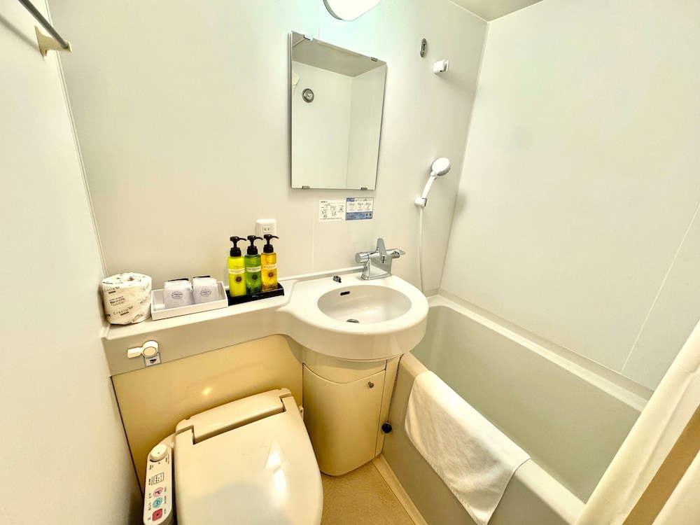 ベーシックセミダブルルーム, 喫煙可 バスルーム1 | サイプレスイン東京