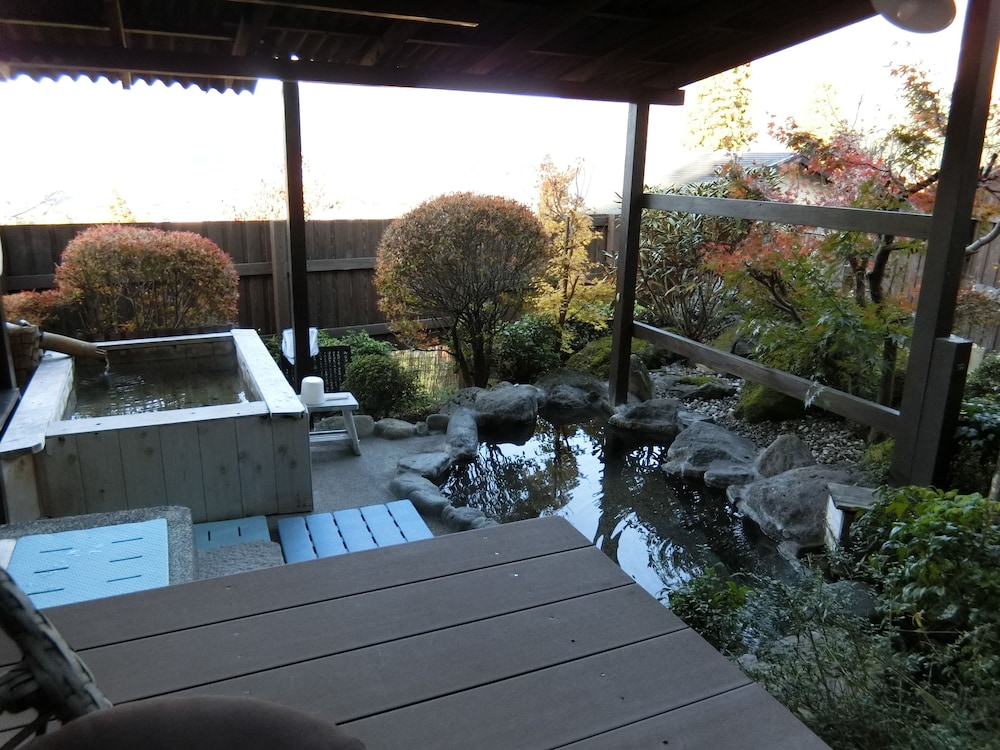 和室 スーペリアルーム 露天風呂付 別館 バスルーム1 | 由布院 山荘 吾亦紅