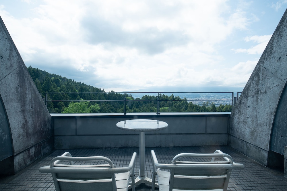 [禁煙] 洋室デラックスツイン (富士山ビュー) バルコニー0 | レンブラントプレミアム富士御殿場