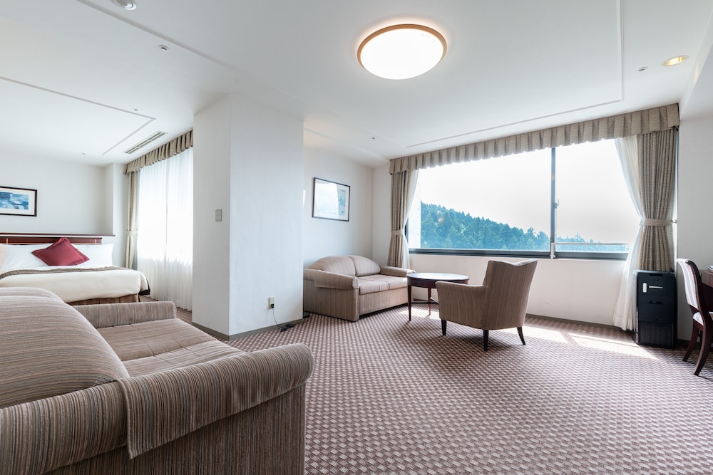 [禁煙] 洋室ジュニアスイート (富士山ビュー) 客室3 | レンブラントプレミアム富士御殿場
