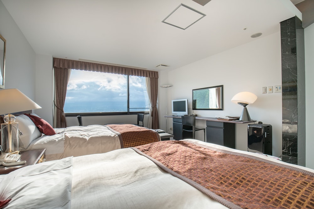 [禁煙] 洋室スイートルーム(富士山ビュー) | レンブラントプレミアム富士御殿場